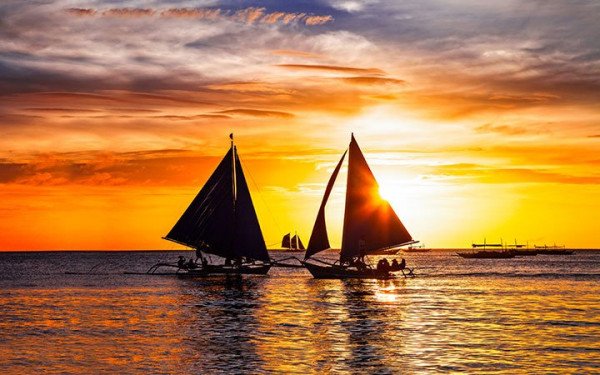 Boracay Package w/ Island Hopping & Helmet Diving